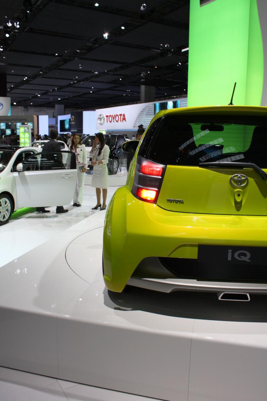  Toyota iQ Sports 2009 года  (фото 10 из 18)